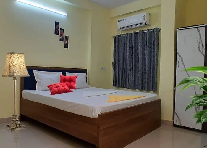 Goroomgo The Grand Inn Ruby Kolkata